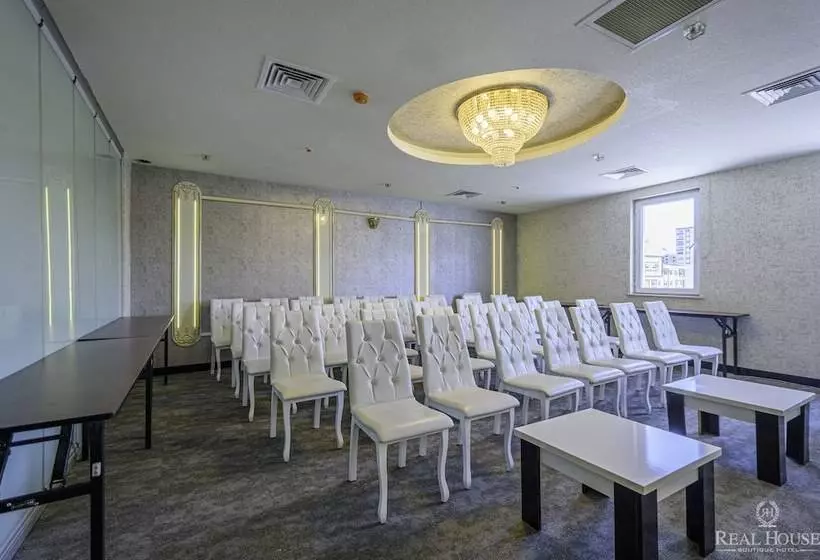 Hotelli Real House Boutique