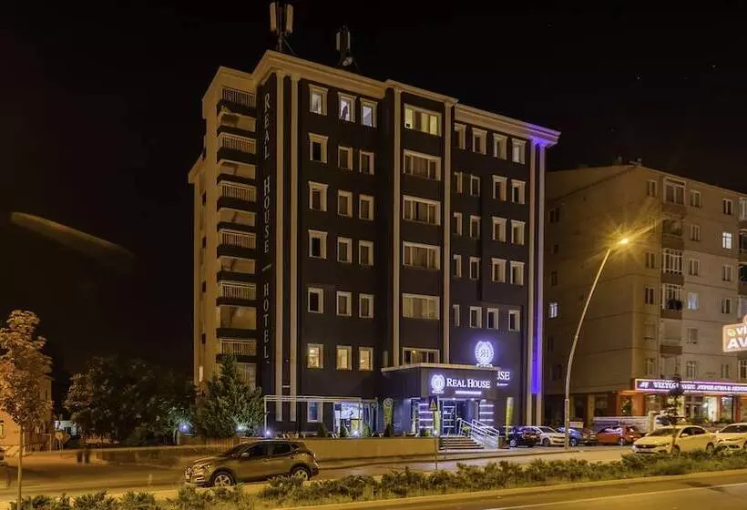 Hotelli Real House Boutique