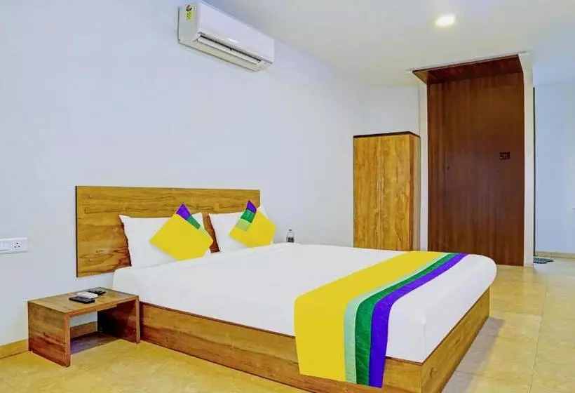 Itsy Hotels Oasis Pride