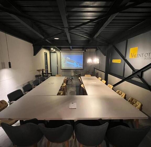 Valent Otel Business