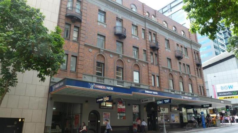 Base Brisbane Embassy Hostel