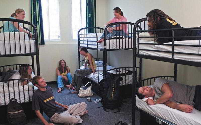 Base Brisbane Embassy Hostel