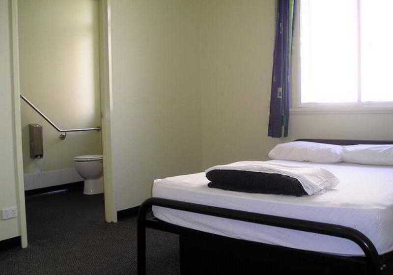 Base Brisbane Embassy Hostel