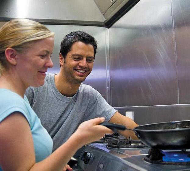 Base Brisbane Embassy Hostel