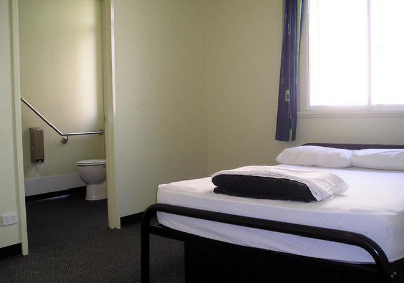 Base Brisbane Embassy Hostel