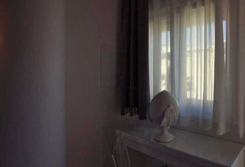 ホテル Avantgarde