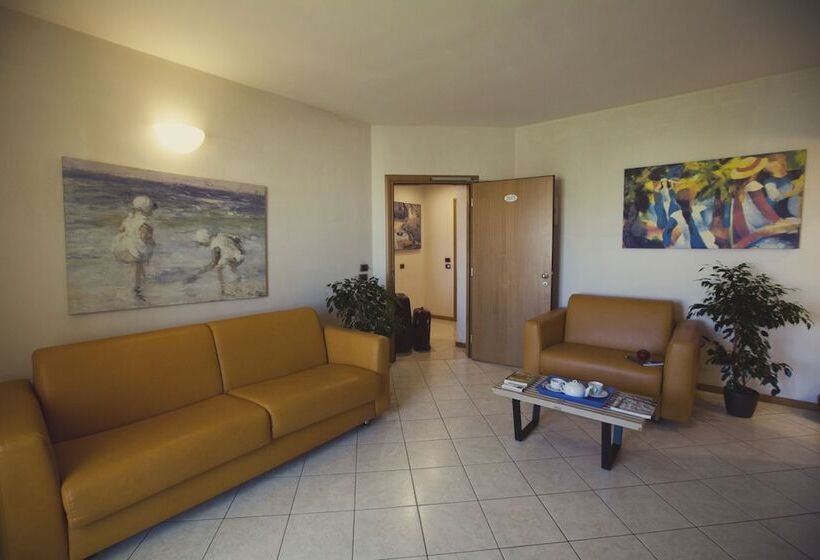 ホテル Avantgarde