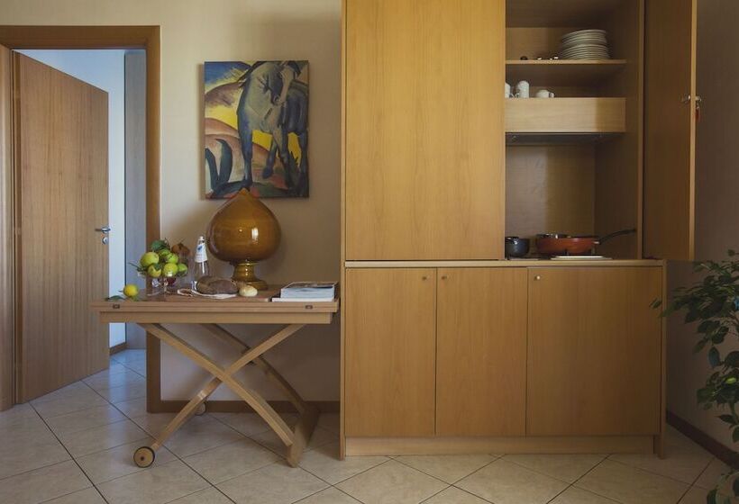 ホテル Avantgarde