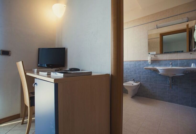 ホテル Avantgarde