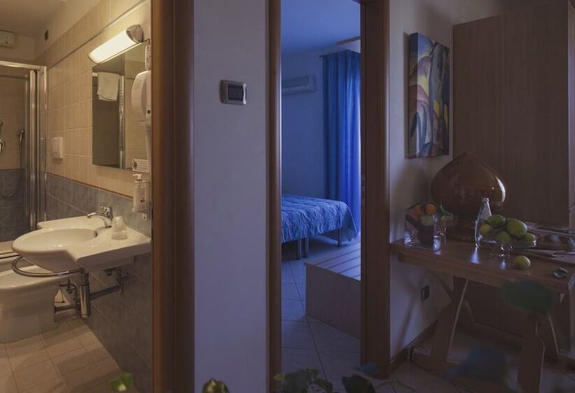 ホテル Avantgarde