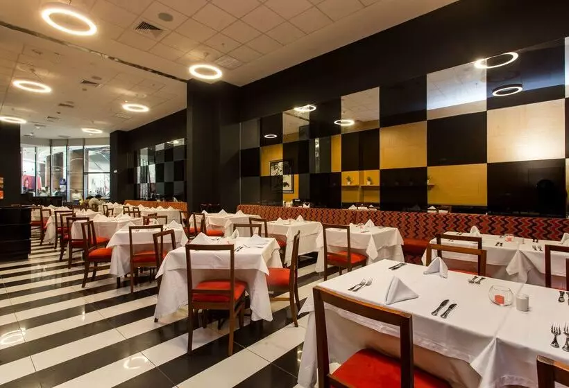 هتل Costa Del Sol Wyndham Tumbes