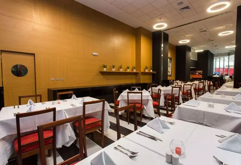 هتل Costa Del Sol Wyndham Tumbes