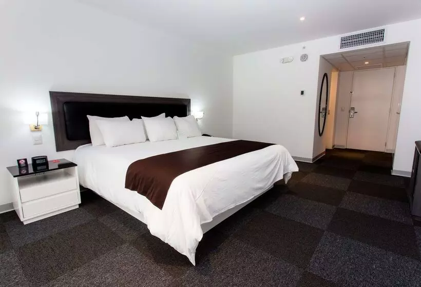 هتل Costa Del Sol Wyndham Tumbes