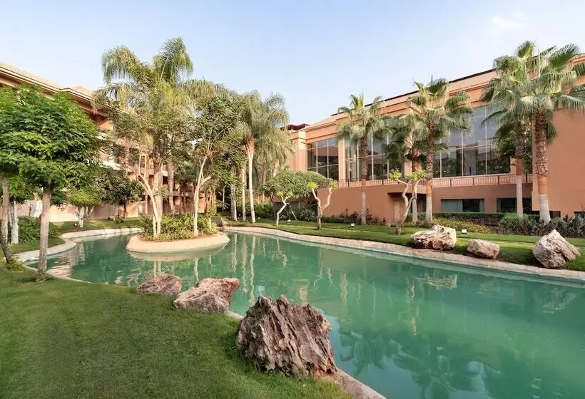 هتل Dusit Thani Lakeview Cairo