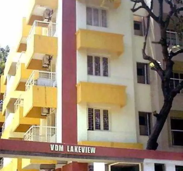 Отель Lake View Residences