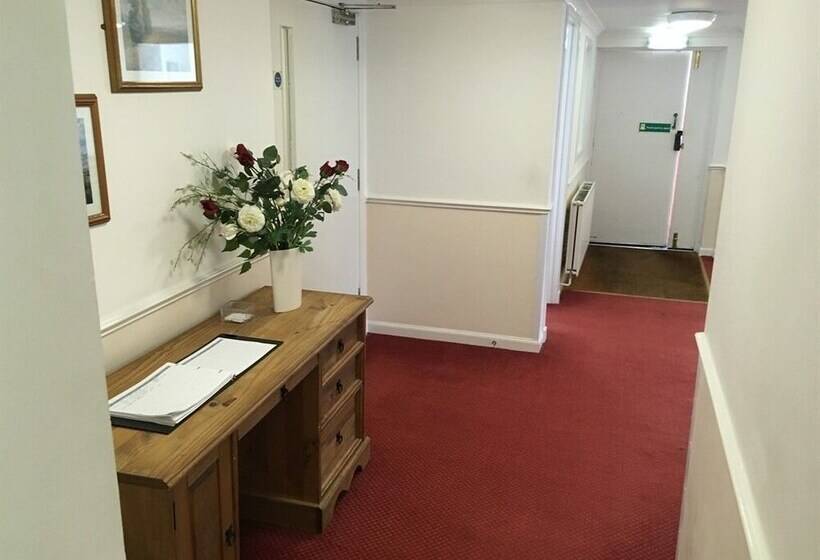 בית מלון כפרי Novar Arms