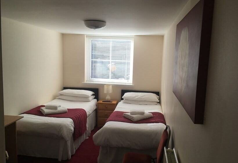 בית מלון כפרי Novar Arms