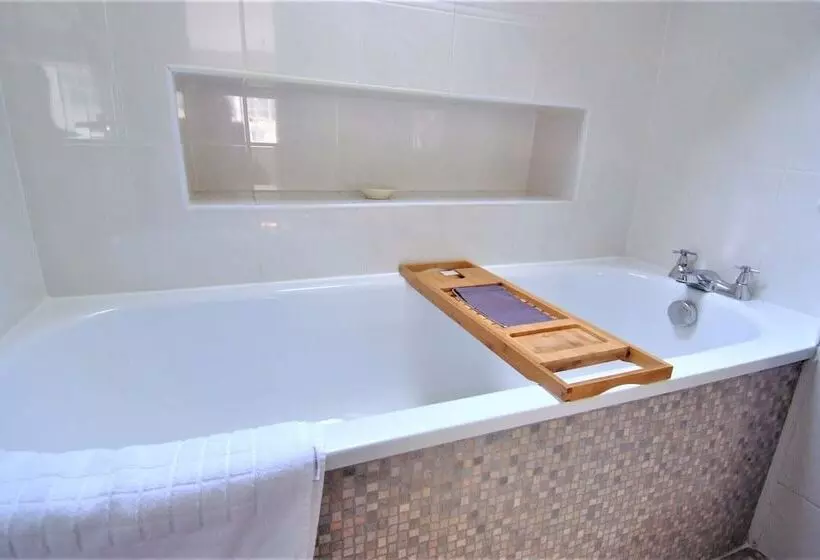 בית מלון כפרי The Anchor