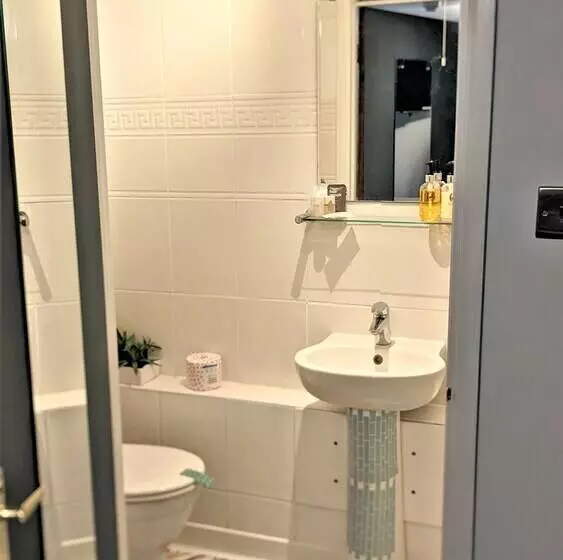 בית מלון כפרי The Anchor