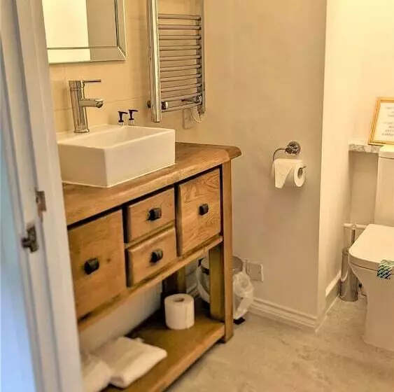 בית מלון כפרי The Anchor