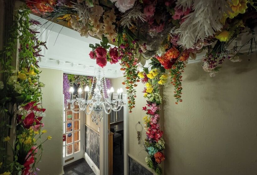 בית מלון כפרי The Crags