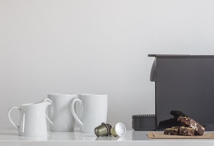 Saco Holborn – Lamb’s Conduit St