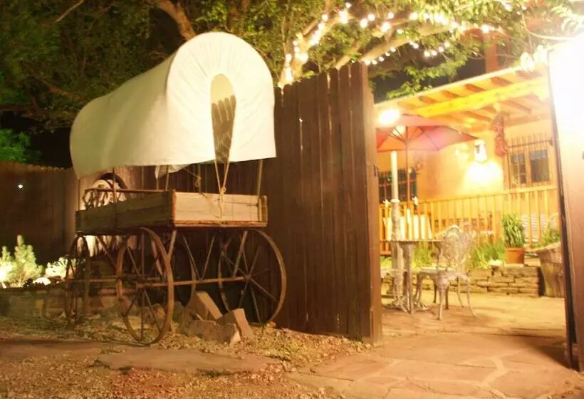 Retkeilymaja Inn At Halona