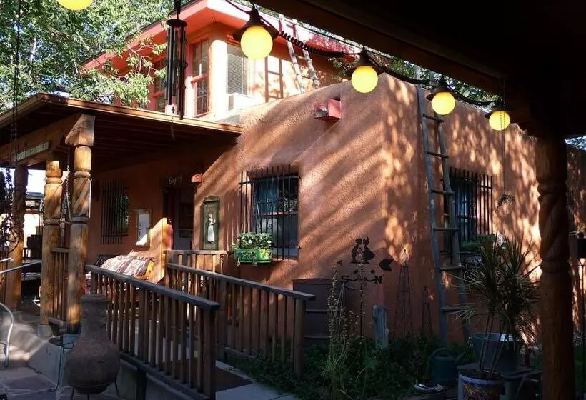 Retkeilymaja Inn At Halona