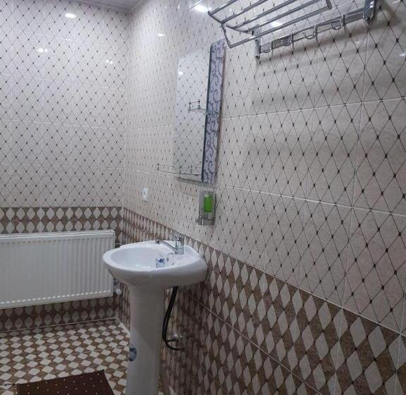 هاستل Status House