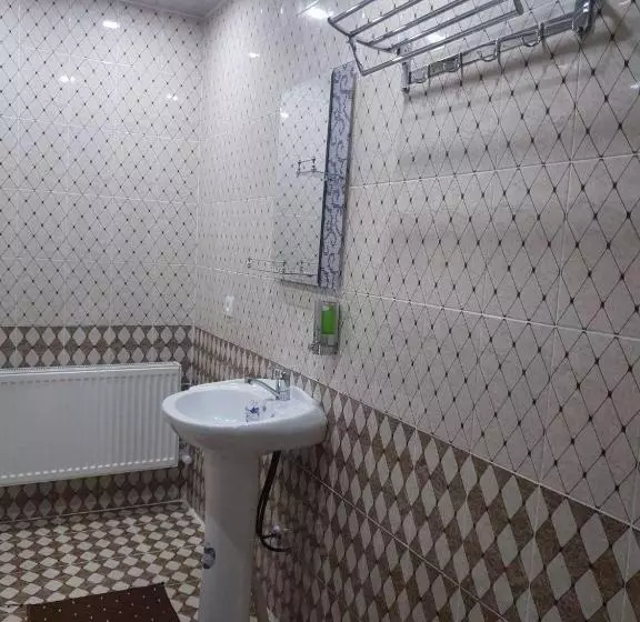 هاستل Status House