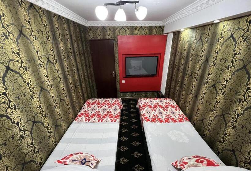 هاستل Status House