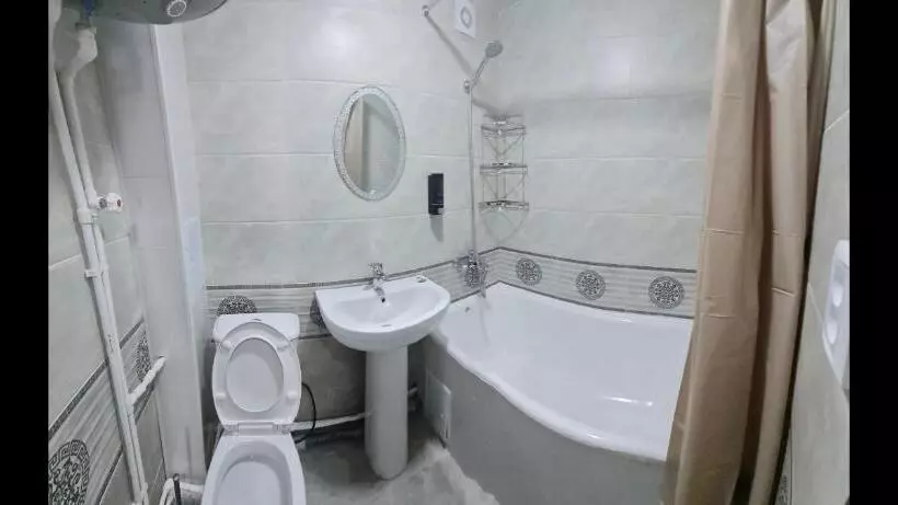 هاستل Status House