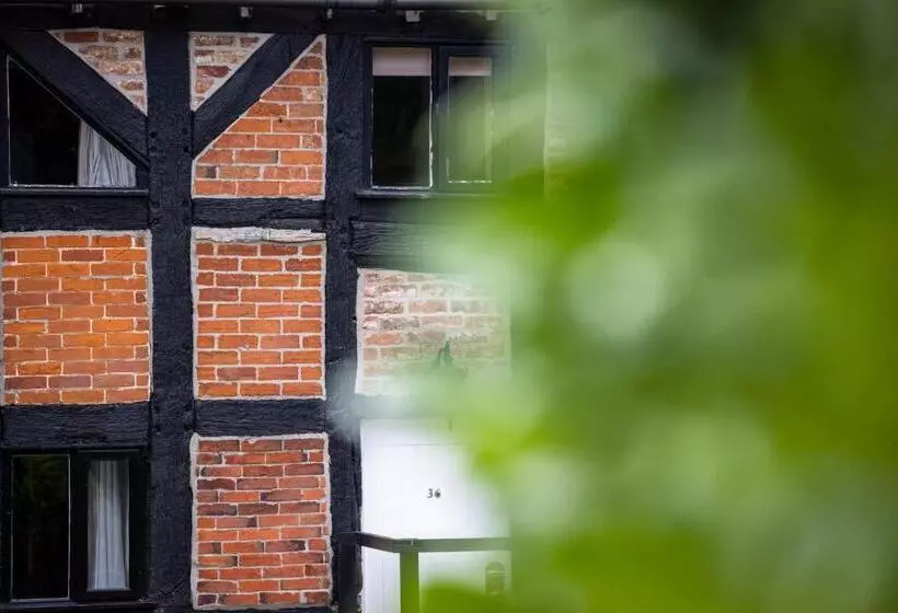 Hotelli Karma Salford Hall