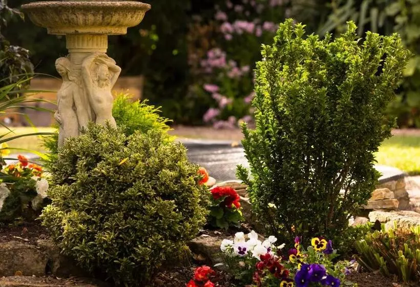 Hotelli Karma Salford Hall