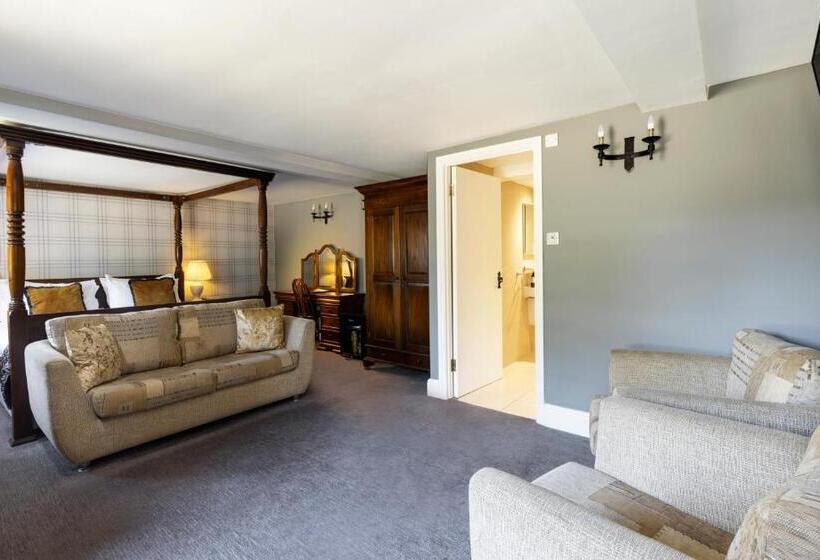 Отель Karma Salford Hall