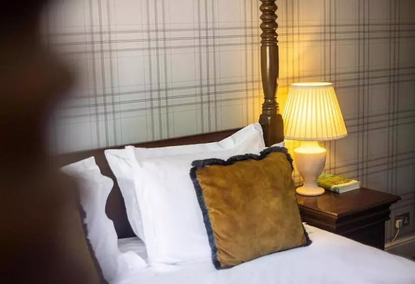 Hotelli Karma Salford Hall