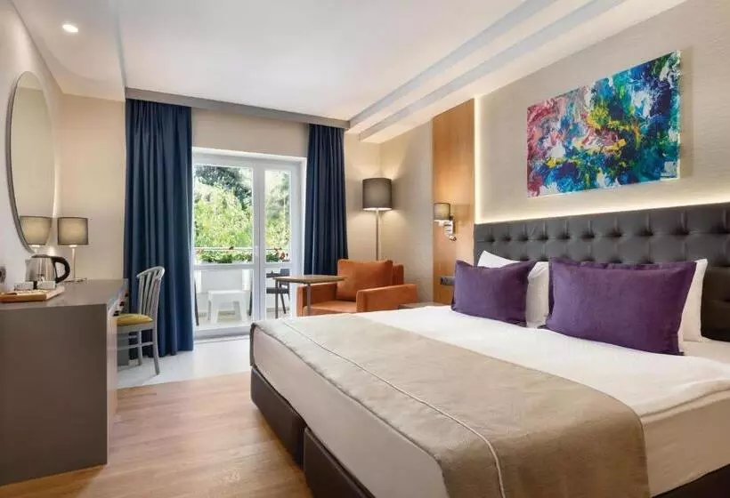 ホテル La Quinta By Wyndham Bodrum