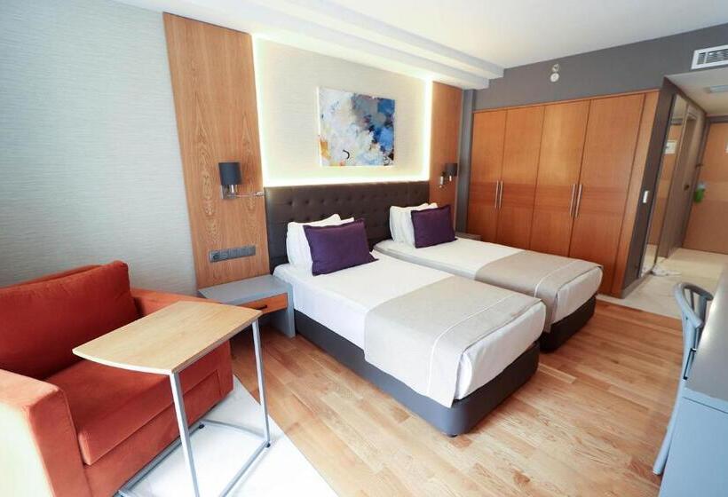 Hotel La Quinta By Wyndham Bodrum