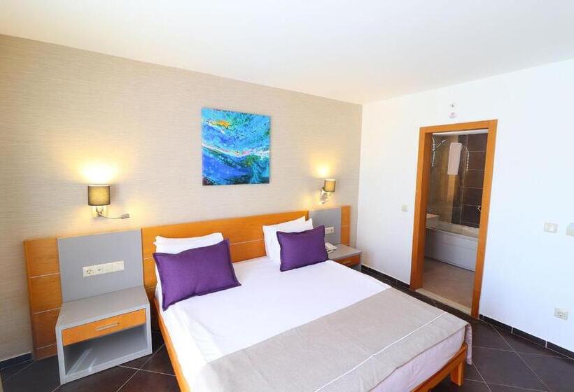 Hotel La Quinta By Wyndham Bodrum