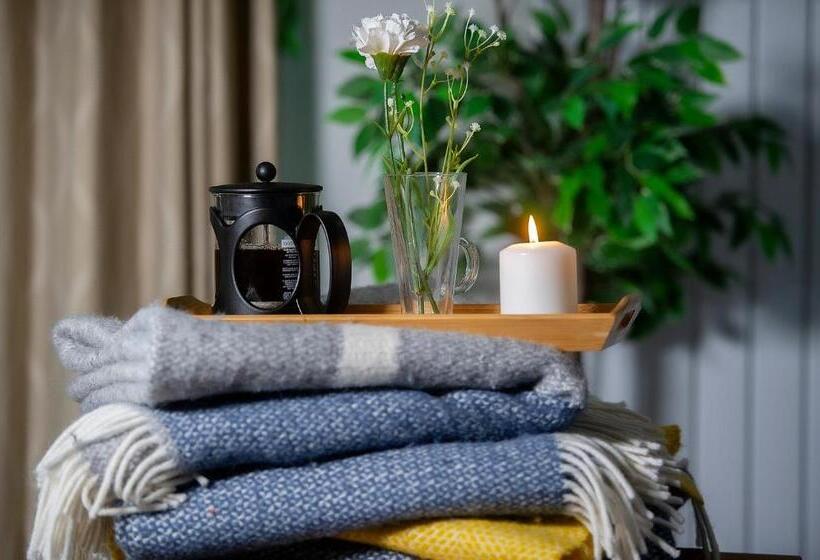 בית מלון כפרי The Salt Lodge