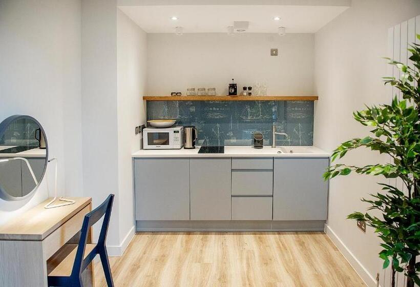 בית מלון כפרי The Salt Lodge