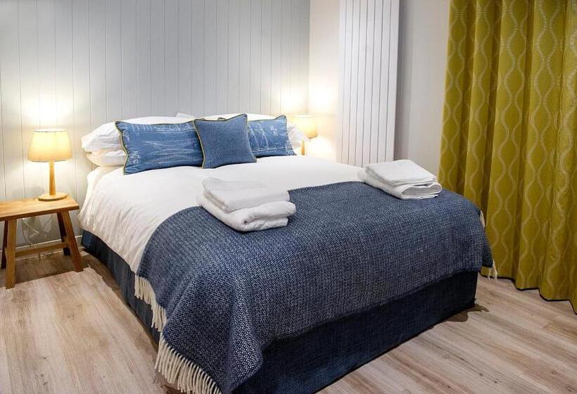 בית מלון כפרי The Salt Lodge