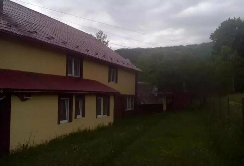 Majatalo садиба барвінок