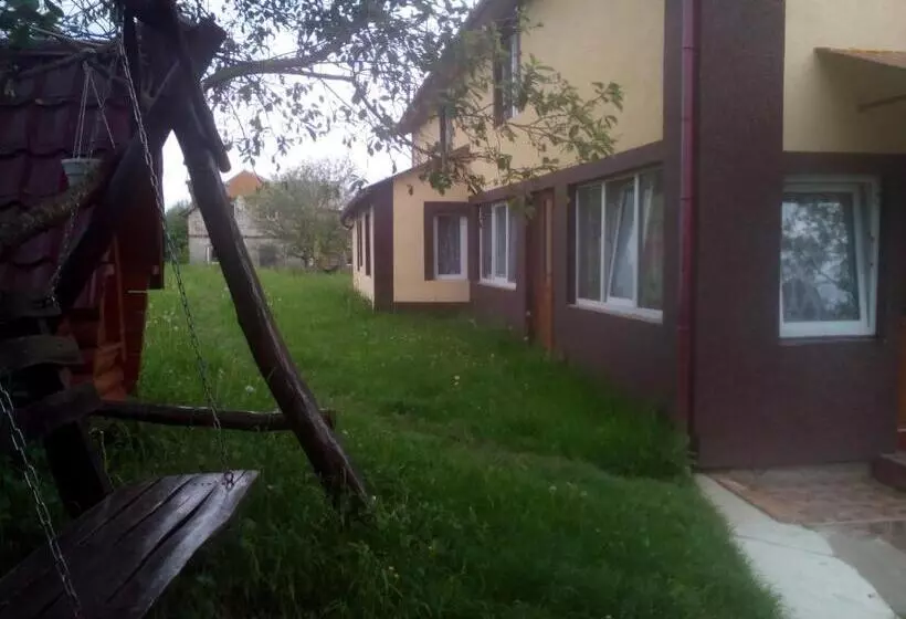 Majatalo садиба барвінок