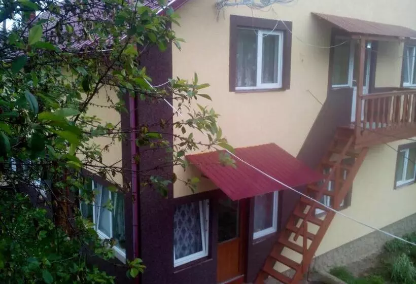 Majatalo садиба барвінок