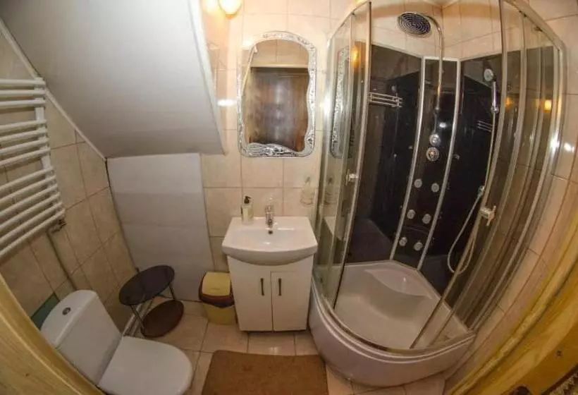 Majatalo Gostynnyi Dvir U Marichky