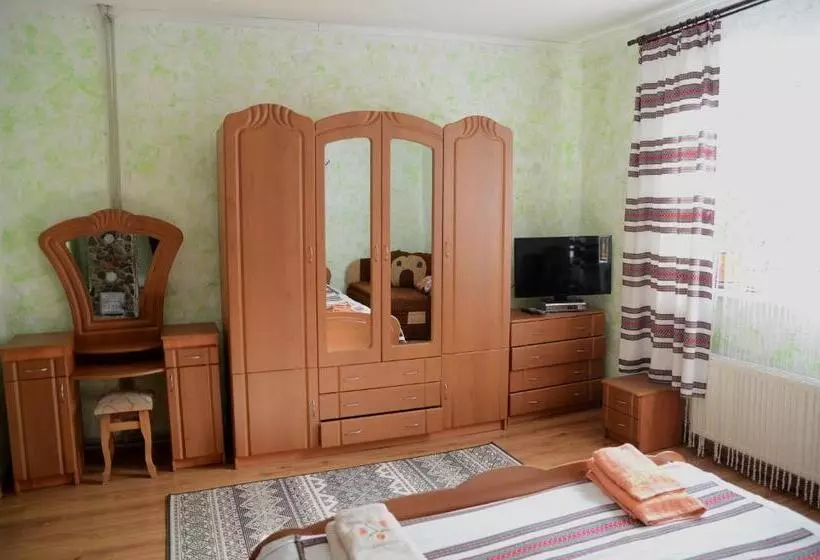 Majatalo Gostynnyi Dvir U Marichky