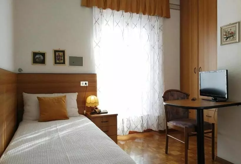 ホテル Albergo Stella Alpina