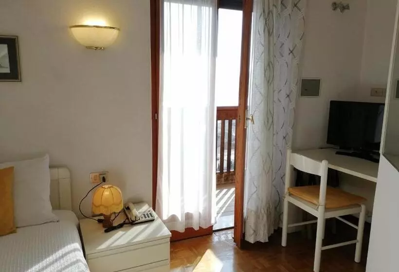 ホテル Albergo Stella Alpina