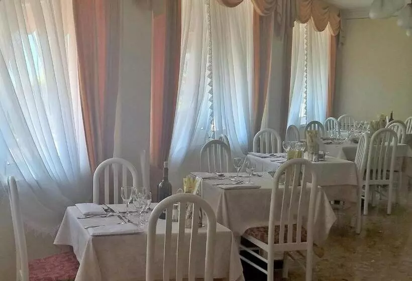 ホテル Albergo Stella Alpina